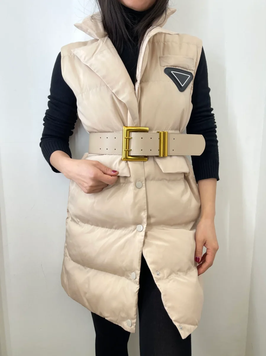 Piumino a gilet a 3/4 con cinta - immagine 7