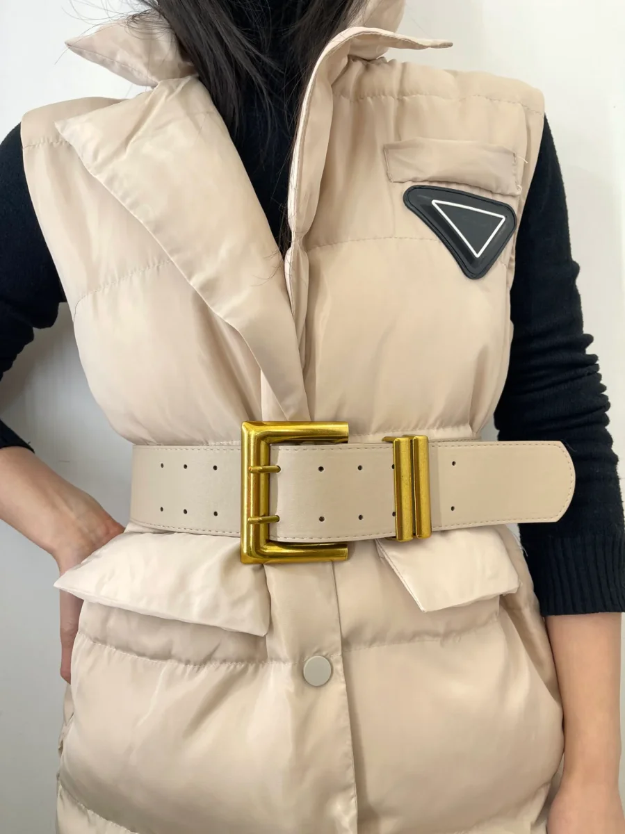 Piumino a gilet a 3/4 con cinta - immagine 8