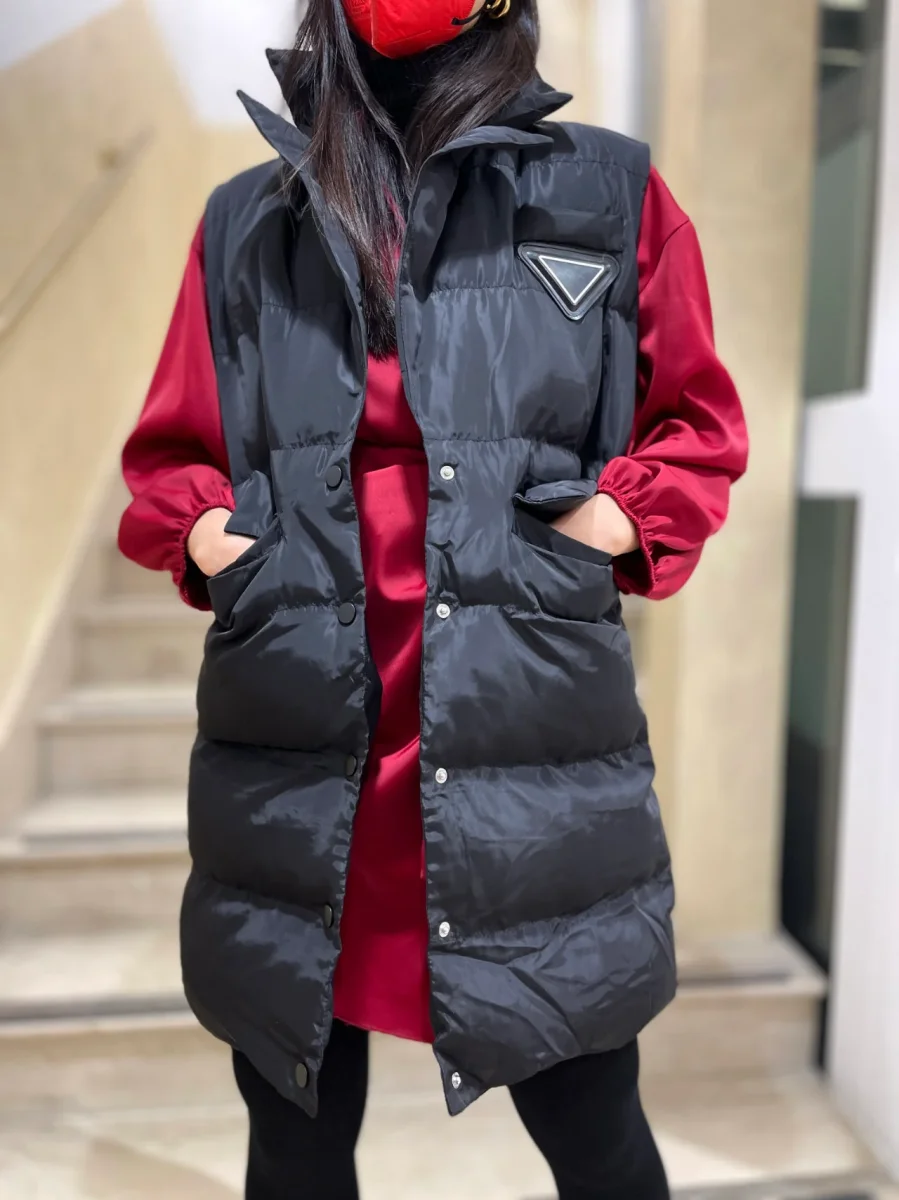 Piumino a gilet a 3/4 con cinta - immagine 5